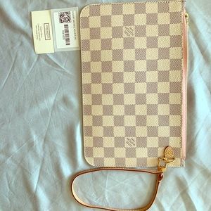 Louis Vuitton Neverfull Clutch